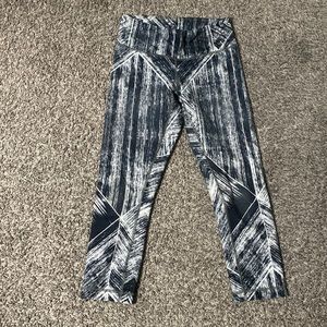 Lululemon wunder under crop size 4